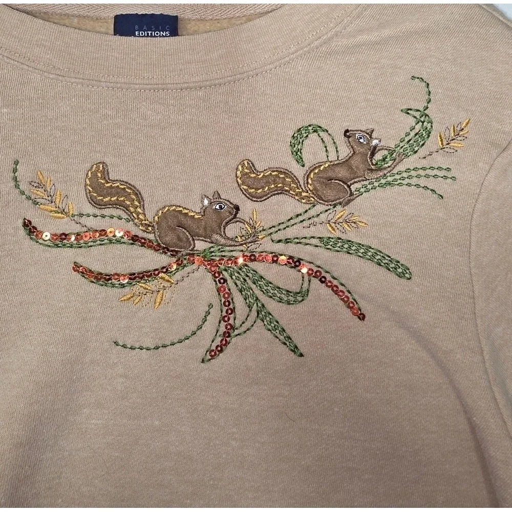 Basic Editions Cream Embroidered Squirrel Sweatshirt 1X‎ Cozy Sequin Detail Soft